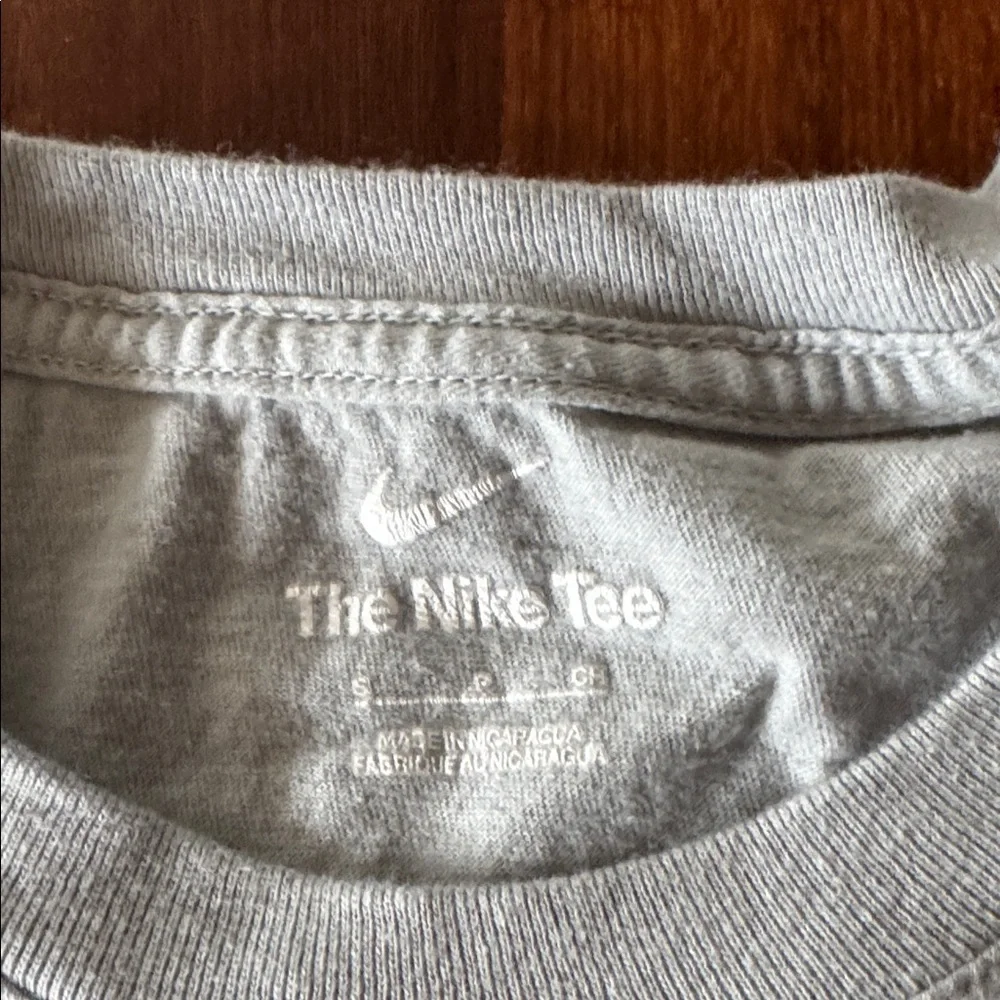 Nike Men's Futura Brand Riff Short-Sleeve T-Shirt Size Small
